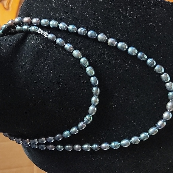 Baroque Peacock Black Freshwater Pearl Necklace 19.5" drop Silver screw clasp - Picture 7 of 8